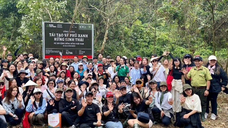 Sự kiện trồng rừng tại Cúc Phương không chỉ là một hoạt động giao lưu độc đáo giữa nghệ sĩ và khán giả, mà còn là minh chứng cho cam kết cụ thể của Lễ hội Forestival trong việc thúc đẩy lối sống xanh và bảo vệ tài nguyên cảnh quan.