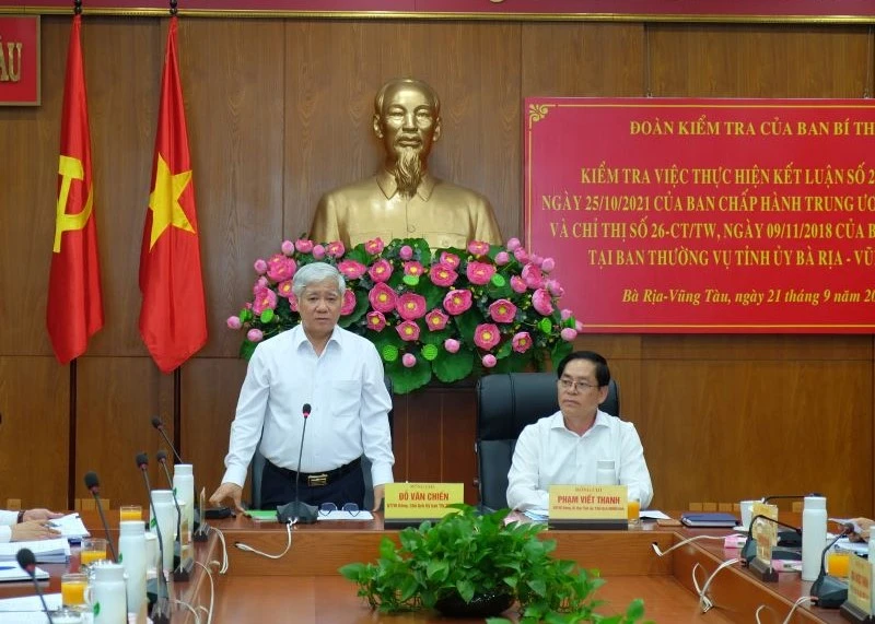 Đồng chí Đỗ Văn Chiến và đồng chí Phạm Viết Thanh chủ trì buổi làm việc.