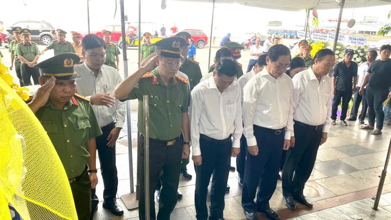 Tỉnh ủy Bà Rịa-Vũng Tàu chia buồn, thăm hỏi, động viên gia đình đồng chí Nguyễn Ngọc Minh Nhật.