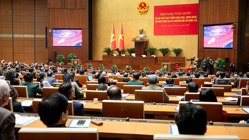 Quang cảnh Hội nghị toàn quốc về đột phá phát triển khoa học, công nghệ, đổi mới sáng tạo và chuyển đổi số quốc gia. Ảnh: PHẠM THẮNG