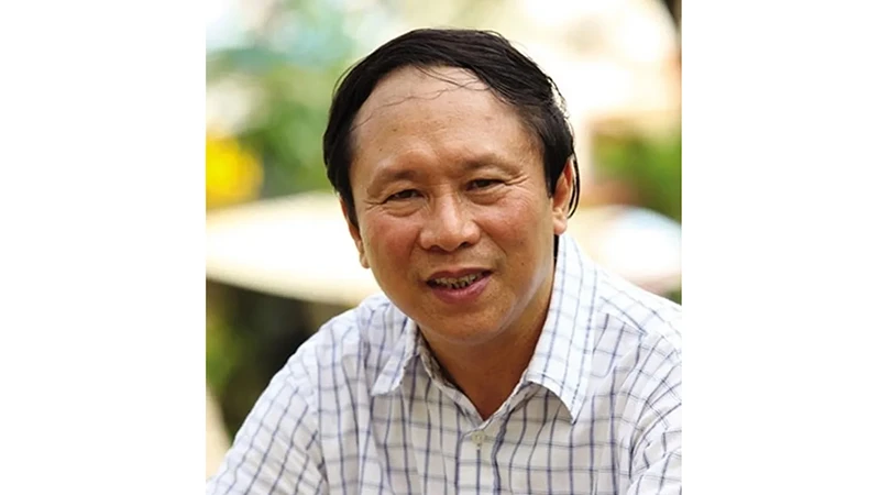 Nhà thơ Dương Kỳ Anh.