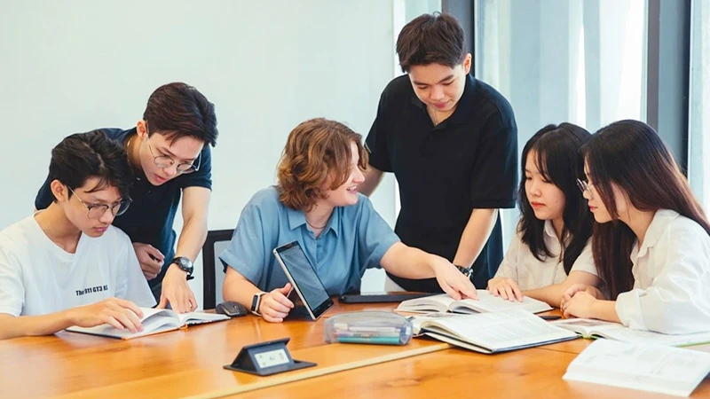 Sinh viên Đại học Việt Đức học tập tại trường.