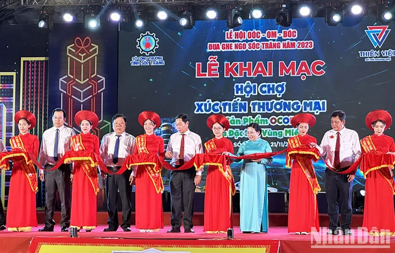 Nghi thức khai mạc hội chợ