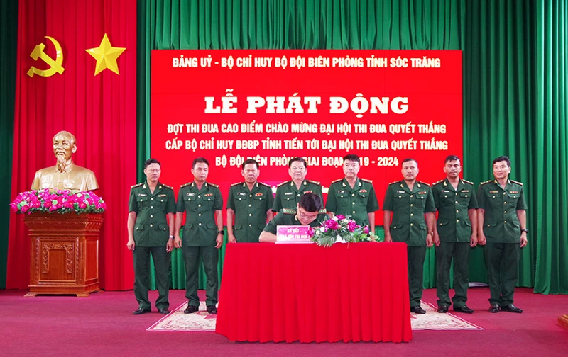 Các đơn vị ký kết giao ước thi đua.
