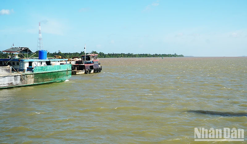 Vùng biển Sóc Trăng có trữ lượng cát phong phú đủ sức phục vụ các dự án xây dựng đường cao tốc. 