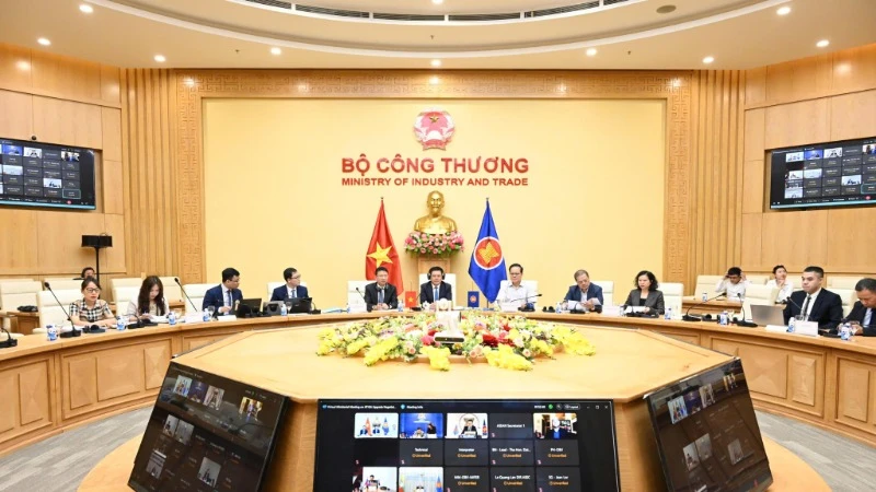 Hội nghị Bộ trưởng Kinh tế ASEAN đặc biệt lần thứ hai về đàm phán nâng cấp Hiệp định Thương mại Hàng hóa ASEAN (ATIGA) đã diễn ra theo hình thức trực tuyến.