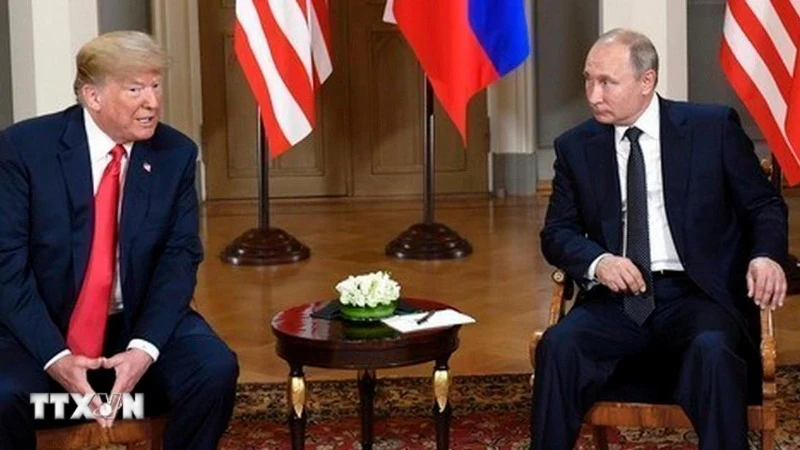 Tổng thống Mỹ Donald Trump và Tổng thống Nga Vladimir Putin (Ảnh: THX/TTXVN)