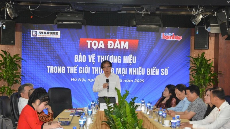 Tọa đàm với chủ đề: “Bảo vệ thương hiệu trong thế giới thương mại nhiều biến số”. (Ảnh: KIM DUNG)