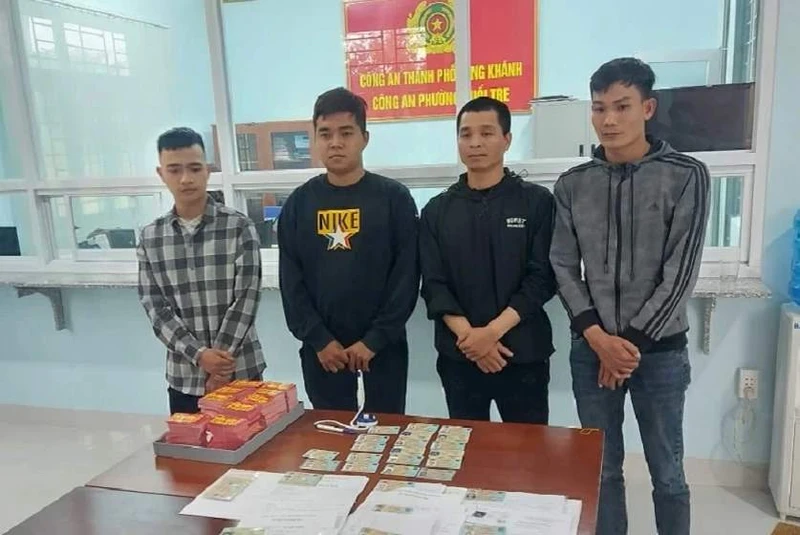 4 đối tượng tại cơ quan công an.