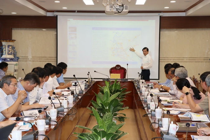 Quang cảnh buổi làm việc.