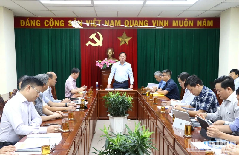 Quang cảnh buổi làm việc.