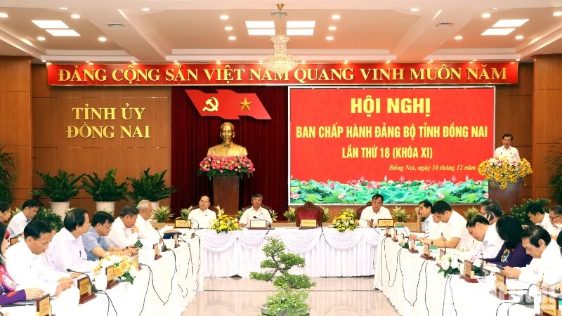 Quang cảnh hội nghị Ban Chấp hành Đảng bộ tỉnh Đồng Nai lần thứ 18 (khóa XI).