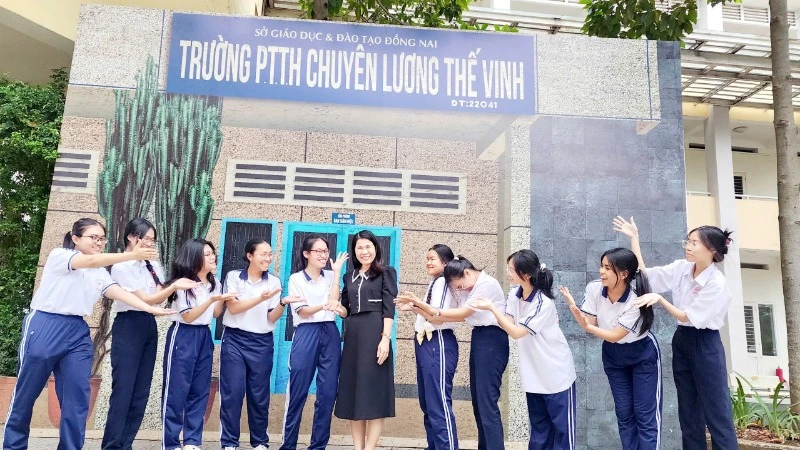 Trường trung học phổ thông chuyên Lương Thế Vinh có nhiều học sinh đạt giải học sinh giỏi quốc gia nhất tỉnh Đồng Nai.