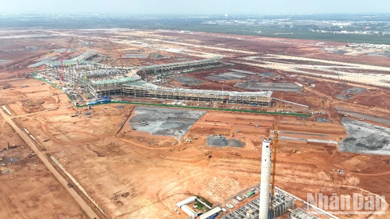 Sân bay Long Thành dự kiến sẽ đi vào khai thác trong năm 2026.