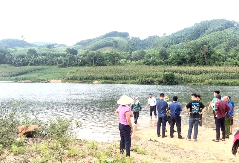 Đoạn sông Gianh, nơi xảy ra vụ đuối nước thương tâm chiều nay. (Ảnh: VĂN TRẦN)