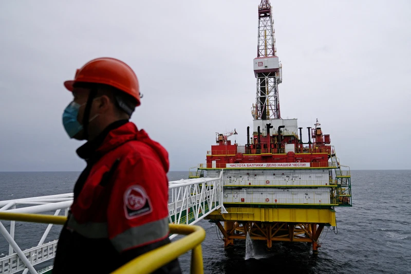 Dàn khoan của Công ty Lukoil của Nga trên biển Baltic. (Ảnh: REUTERS)