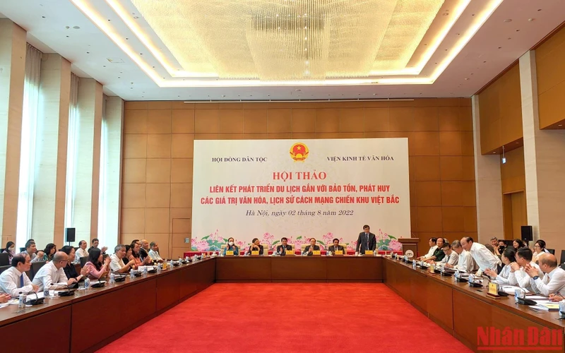 Toàn cảnh hội thảo “Liên kết phát triển du lịch gắn với bảo tồn, phát huy các giá trị văn hóa, lịch sử cách mạng Chiến khu Việt Bắc”.