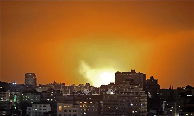 Một vụ không kích của Israel xuống Dải Gaza ngày 10/5/2021. (Ảnh tư liệu: AFP/TTXVN)