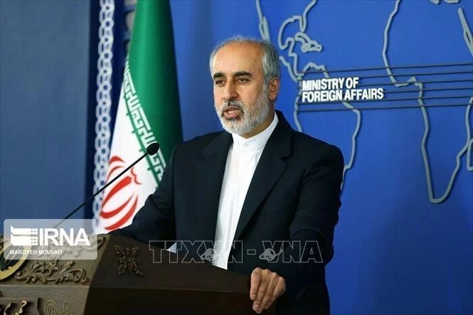 Người phát ngôn Bộ Ngoại giao Iran Nasser Kanaani trong cuộc họp báo ở Tehran. (Ảnh: IRNA/TTXVN)