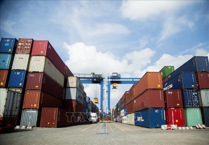 Hạ tầng kho bãi ngành công nghiệp logistics Việt Nam có những bước thay đổi nhanh trong thời gian qua. (Ảnh minh họa: TTXVN)