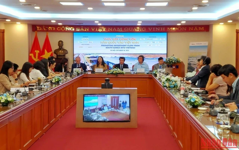 Quang cảnh tọa đàm. Ảnh: TRUNG HƯNG