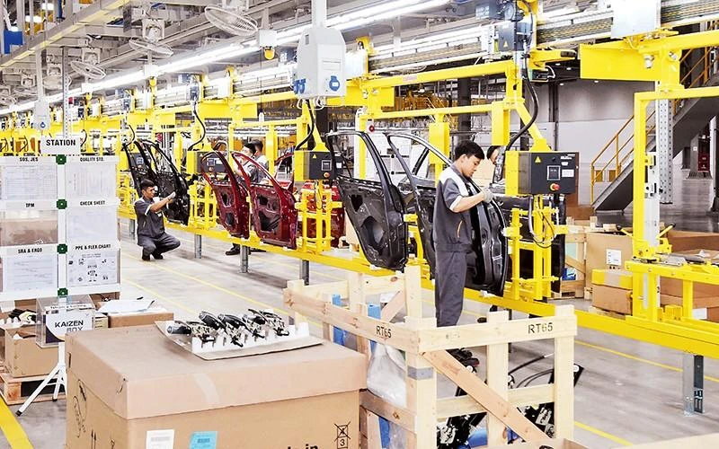 Sản xuất ô-tô tại nhà máy Công ty TNHH Sản xuất và Kinh doanh VinFast, Khu công nghiệp Ðình Vũ (Hải Phòng). (Ảnh: TRẦN HẢI)