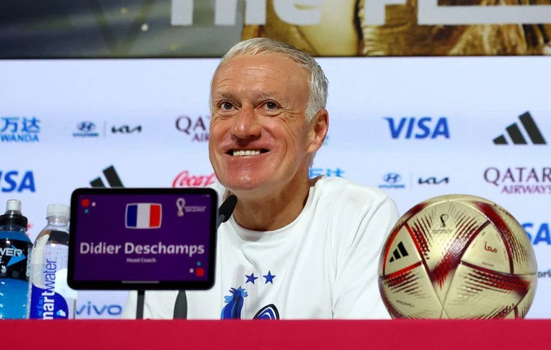 Huấn luyện viên Didier Deschamps trong buổi họp báo trước trận chung kết với Argentina. (Ảnh: Reuters)