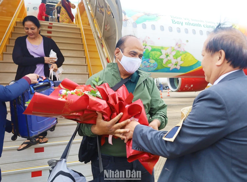 Quảng Bình đón đoàn khách du lịch đầu tiên năm 2023
