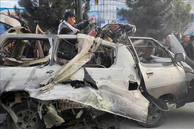 Hiện trường 1 vụ đánh bom xe ở Kabul, Afghanistan. (Ảnh tư liệu: AFP/TTXVN)