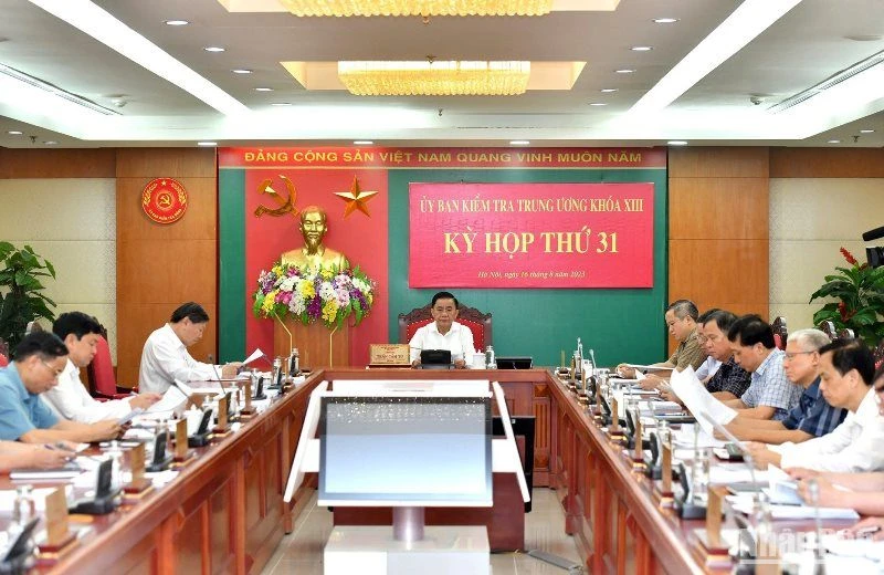 Đồng chí Trần Cẩm Tú, Ủy viên Bộ Chính trị, Bí thư Trung ương Đảng, Chủ nhiệm Ủy ban Kiểm tra Trung ương chủ trì Kỳ họp thứ 31. (Ảnh: ĐĂNG KHOA)