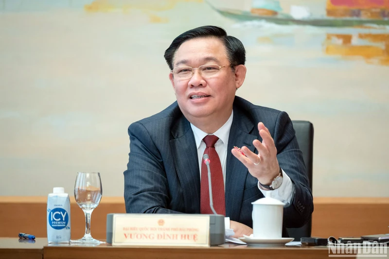 Chủ tịch Quốc hội Vương Đình Huệ phát biểu thảo luận tại Tổ 4. (Ảnh: DUY LINH) 