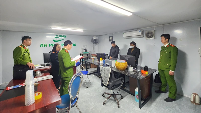 Cơ quan Cảnh sát điều tra Công an thành phố Hải Dương đã thi hành lệnh bắt bị can để tạm giam đối với Nguyễn Trung Kiên và Vũ Thị Oanh. 