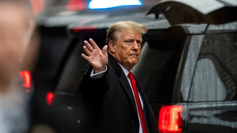 Cựu Tổng thống Mỹ Donald Trump chuẩn bị đến phiên tòa ở New York, Mỹ , ngày 26/1/2024. (Ảnh: Reuters)