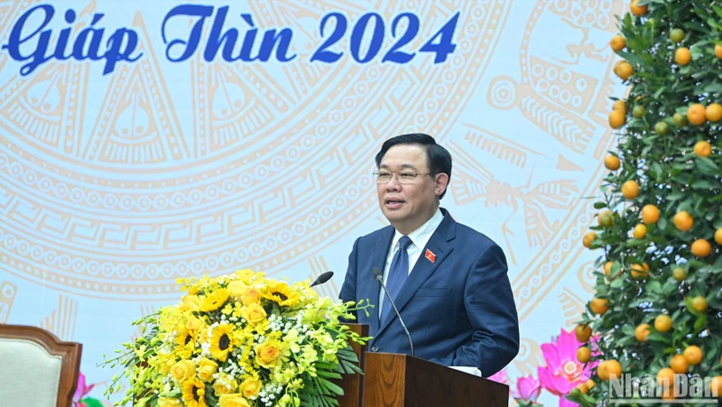 Chủ tịch Quốc hội Vương Đình Huệ phát biểu tại buổi làm việc. (Ảnh: DUY LINH)