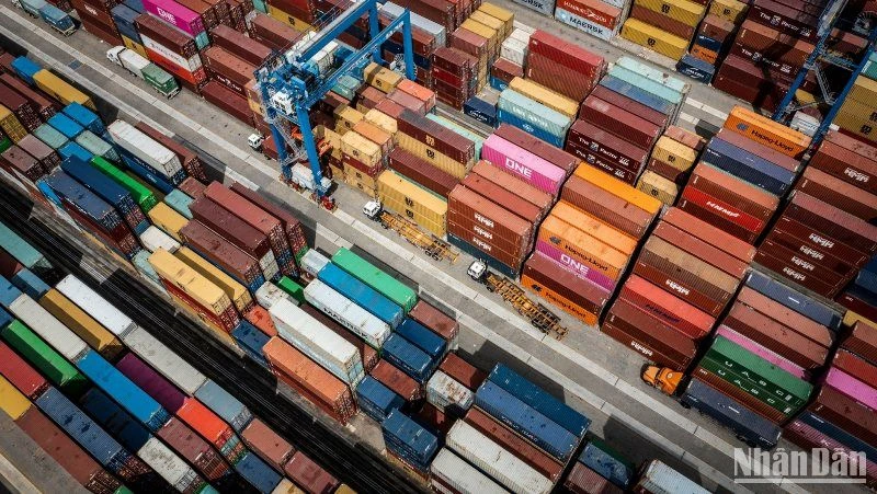 Hoạt động xuất nhập khẩu tại cảng Đình Vũ, Hải Phòng. (Ảnh minh họa: THÀNH ĐẠT) 