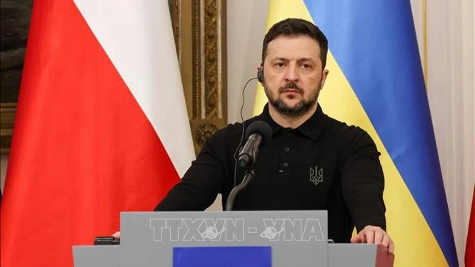 Tổng thống Ukraine Volodymyr Zelensky trong cuộc họp báo ở Vácsava, Ba Lan ngày 15/1/2025. (Ảnh: PAP/TTXVN)