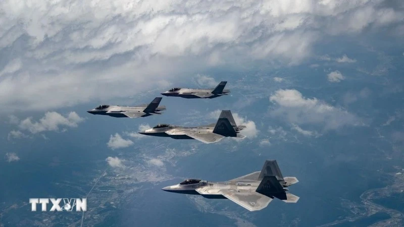 Các loại máy bay chiến đấu F-15K, F-16 và F-35 tham gia cuộc tập trận quy mô lớn ở Hàn Quốc, ngày 14/5/2024. (Ảnh: Yonhap/TTXVN)