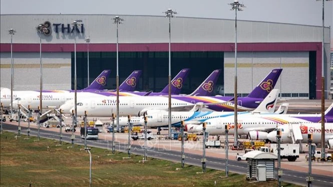 Máy bay của Thai Airways tại sân bay Suvarnabhumi ở Bangkok, Thái Lan. (Ảnh tư liệu: AFP/TTXVN)