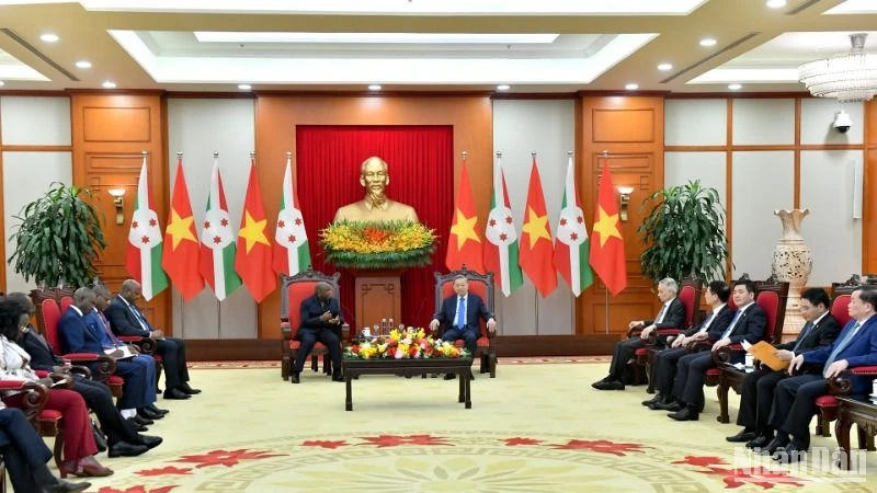 Quang cảnh buổi tiếp Tổng thống Cộng hòa Burundi Évariste Ndayishimiye tại Trụ sở Trung ương Đảng. (Ảnh: ĐĂNG KHOA)