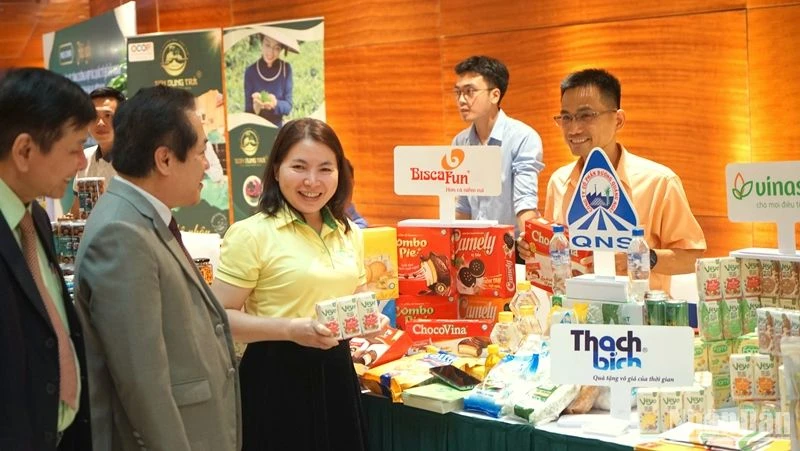 Nhiều sản phẩm của Việt Nam đạt tiêu chuẩn Halal trưng bày bên lề hội nghị chuyên đề về Halal. (Ảnh minh họa: TRUNG HƯNG) 