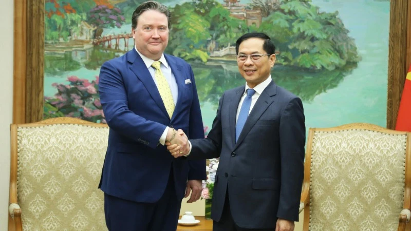 Phó Thủ tướng Bùi Thanh Sơn tiếp Đại sứ Hoa Kỳ tại Việt Nam Marc E. Knapper. (Ảnh: Báo Thế giới và Việt Nam)