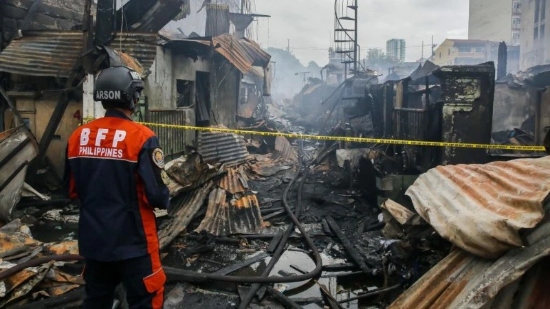 Vụ hỏa hoạn tại một khu dân cư ở Manila, Philippines, ngày 29/12/2022. (Ảnh minh họa: Xinhua) 