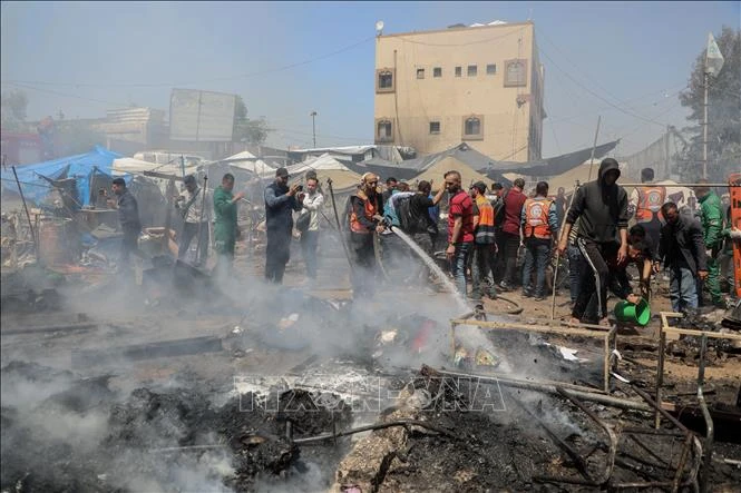 Hiện trường một vụ không kích của Israel tại Gaza ngày 21/4/2025. (Ảnh: THX/TTXVN)