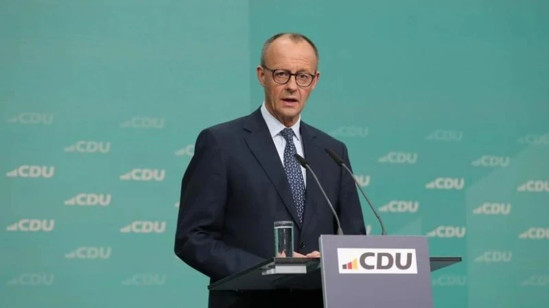 Thủ tướng tương lai của Đức Friedrich Merz phát biểu họp báo tại Berlin. (Ảnh: THX/TTXVN)