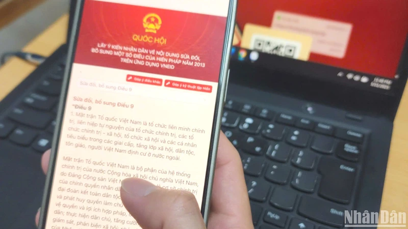 Thời gian tổ chức lấy ý kiến nhân dân, các ngành, các cấp về dự thảo Nghị quyết sửa đổi, bổ sung một số điều của Hiến pháp năm 2013 bắt đầu từ ngày 6/5 và hoàn thành vào ngày 5/6. (Ảnh: TRUNG HƯNG)