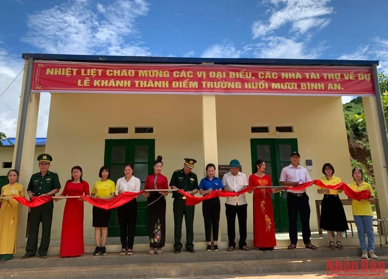 Lễ khánh thành và bàn giao điểm trường Huổi Mươi.