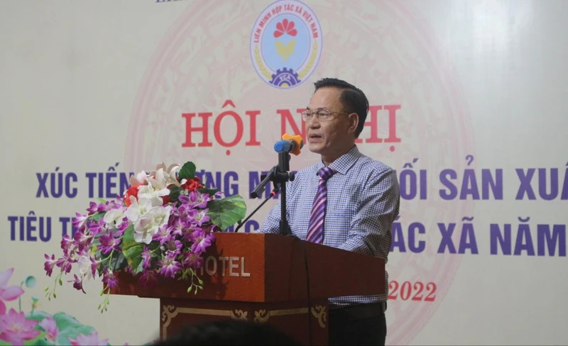 Đồng chí Nguyễn Mạnh Cường, Phó Chủ tịch Liên minh Hợp tác xã Việt Nam phát biểu tại hội nghị.