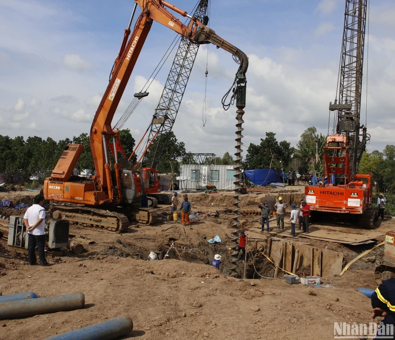 Công tác cứu nạn, cứu hộ vẫn đang được triển khai rất khẩn trương.