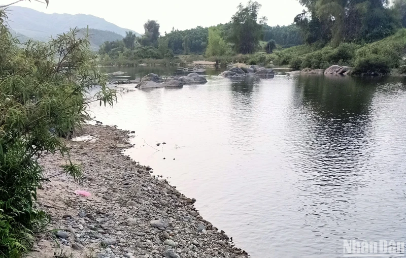 Đoạn suối Nước Lác, nơi cháu Đinh Văn Binh và Đinh Khánh Phong bị đuối nước thương tâm.
