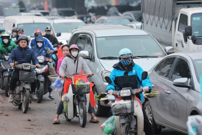 Trong ngày thứ hai của Kỳ nghỉ Tết âm lịch, tai nạn giao thông trên cả nước giảm sâu trên cả 3 tiêu chí số vụ, số người chết và số người bị thương so với cùng kỳ năm ngoái.